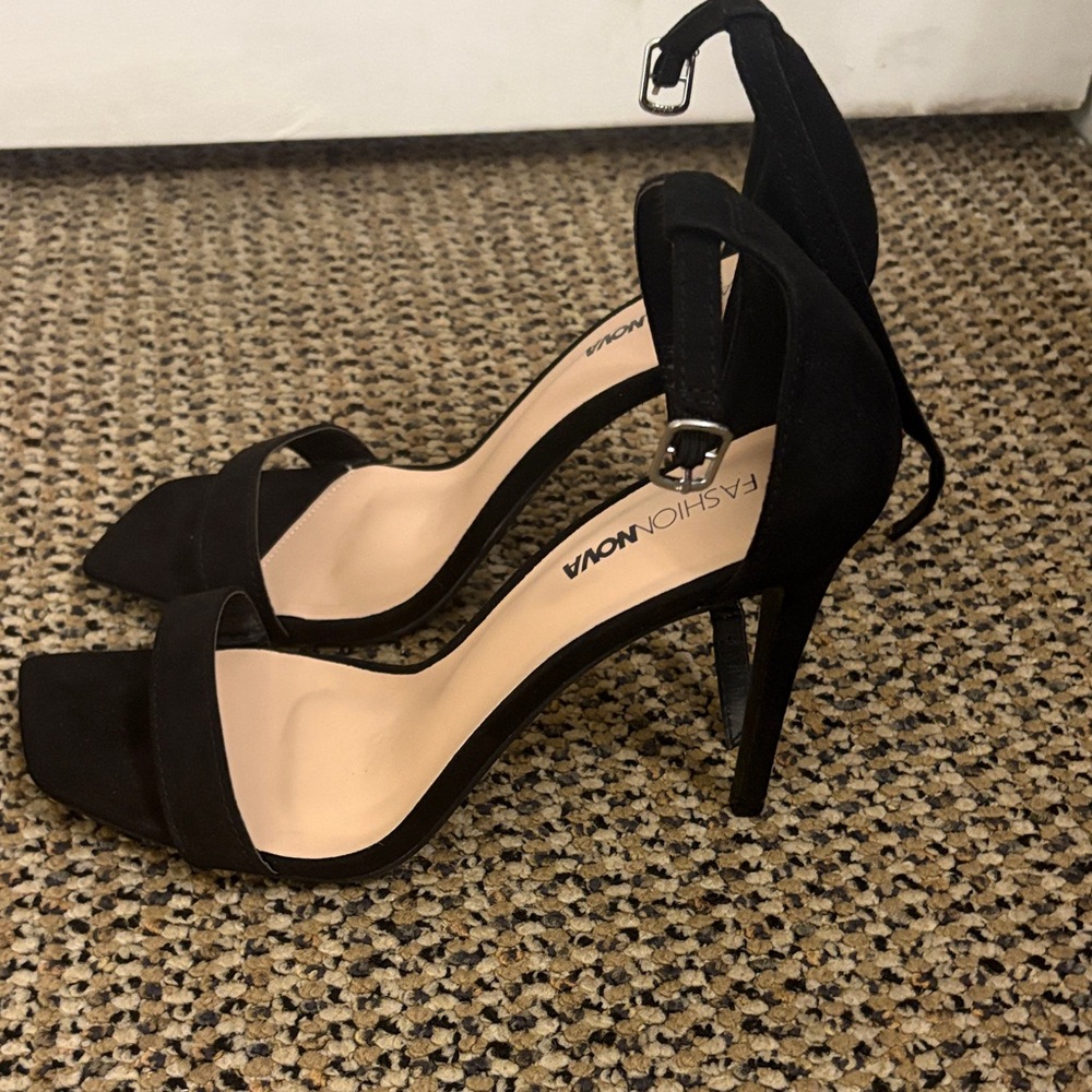 Fashion Nova Elegant Black Heels